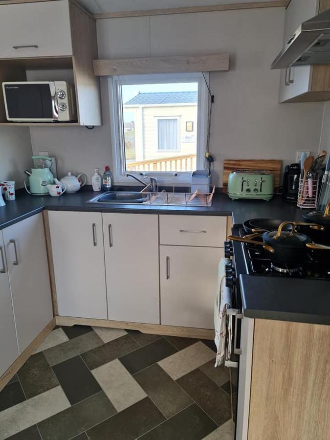 Caravan By The Sea Elgin Exterior photo